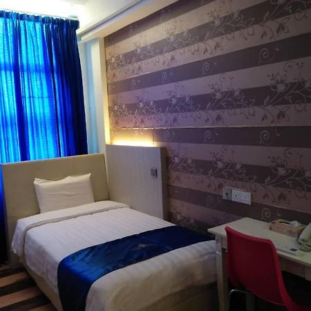 4Orty Inn Bintulu Bagian luar foto