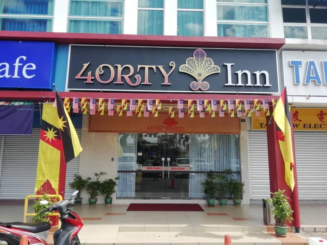 4Orty Inn Bintulu Bagian luar foto