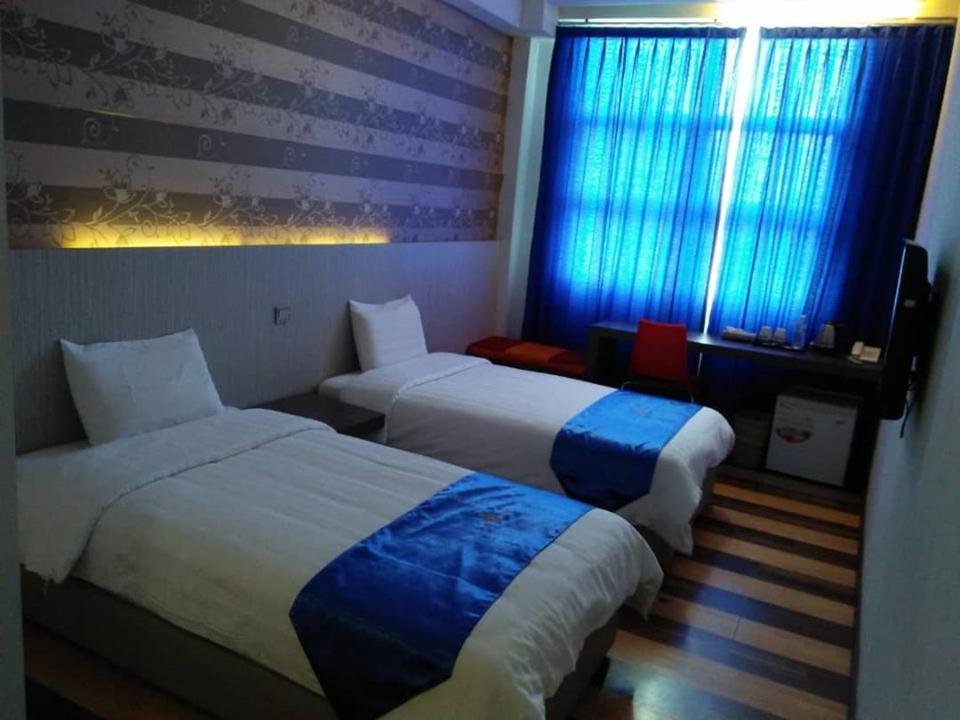 4Orty Inn Bintulu Bagian luar foto