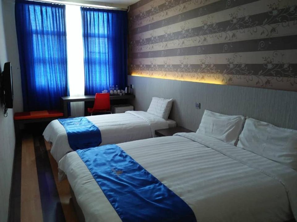 4Orty Inn Bintulu Bagian luar foto