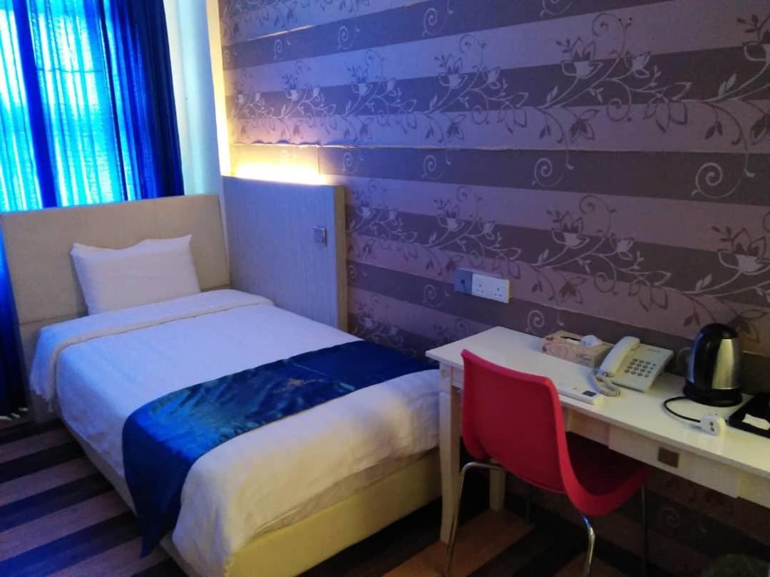 4Orty Inn Bintulu Bagian luar foto
