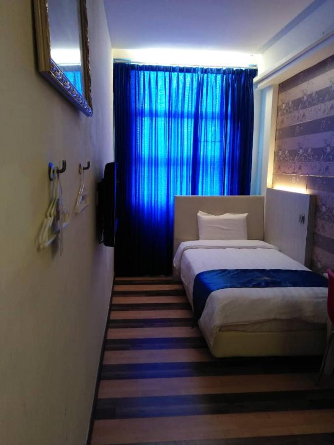 4Orty Inn Bintulu Bagian luar foto