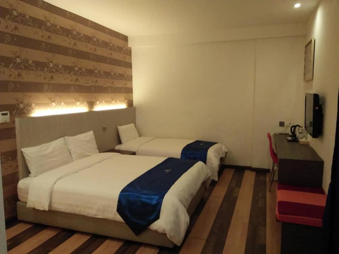 4Orty Inn Bintulu Bagian luar foto